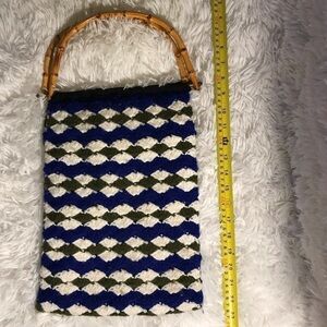 𝅺vintage knitted/ crocheted purse with bamboo handles. Handmade.